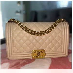 Chanel boy flap beige caviar
